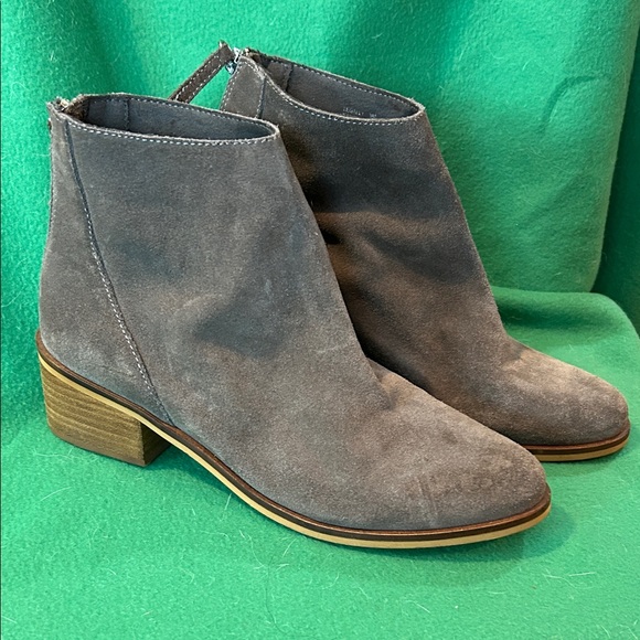 Steve Madden Gray/Taupe Suede Ankle Boots - Picture 1 of 14